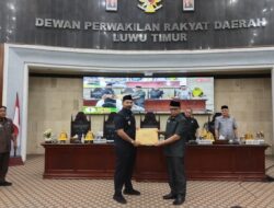 Wakil Bupati Serahkan Dokumen RPJPD Diterima Langsung Aripin. S. Ag Ketua DPRD Kabupaten Luwu timur