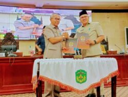 Sekda Luwu Timur Serahkan Dokumen Ranwal RPJPD ke DPRD untuk Pembahasan