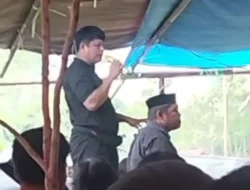 Ketua DPRD Lutim Serahkan Bantuan Balon Lampu Sorot ke Masyarakat Saat Hadiri Pelepasan Jenazah Warga di Tarabbi